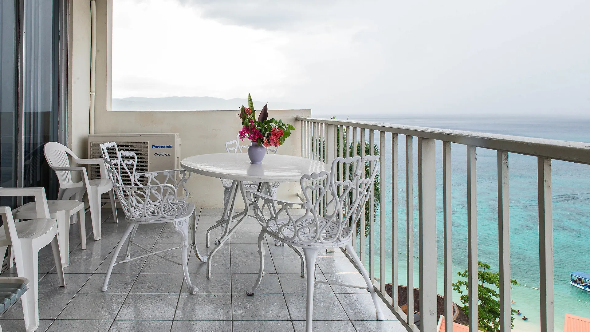 Coral Reef Beach Suite Montego Bay