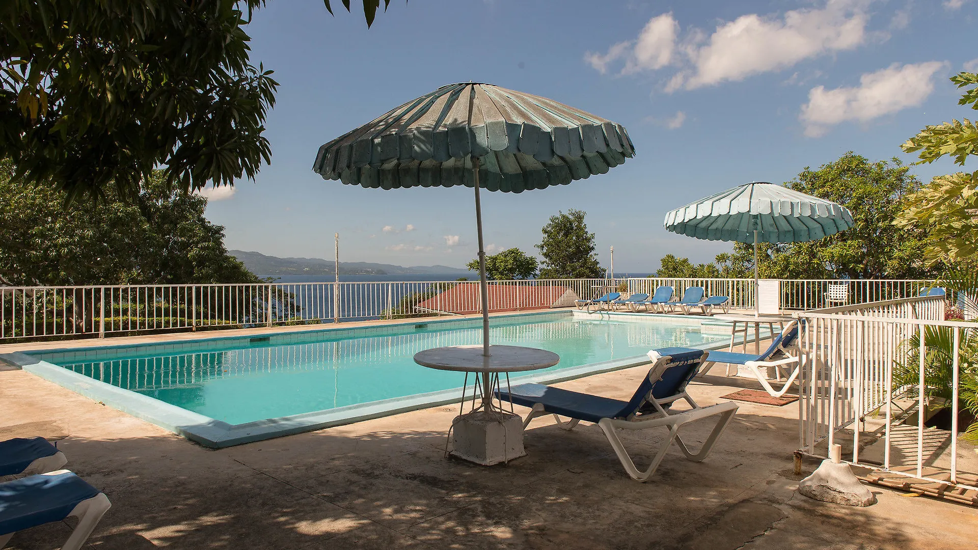 Coral Reef Beach Suite مونتيغو باي